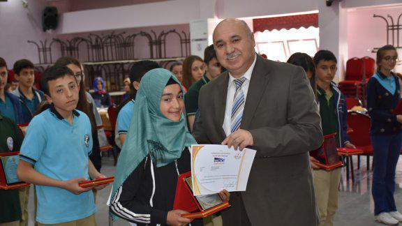 Gümüşhacıköyde TEOG Sınavında Türkiye Birincilerine Ödül Töreni