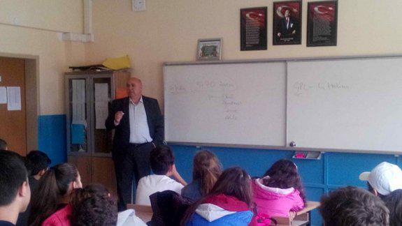 İlçe Milli Eğitim Müdürü Ercan Gültekin Mehemetpaşa Ortaokulu 8. Sınıf Öğrencilerine LGS Sınav Sistemini Anlattı.