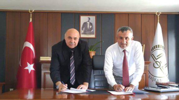 Gümüşhacıköy İlçe Müftülüğü ve Anadolu İmam Hatip Lisesi arasında İşbirliği Protokolü imzalandı. 