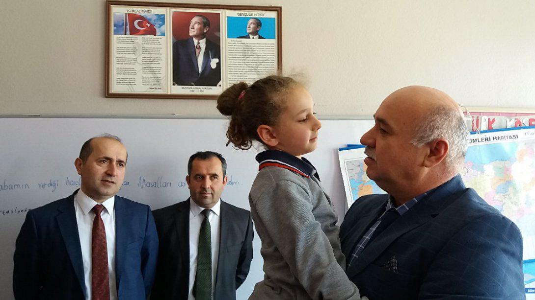 İlçe Milli Eğitim Müdürü Ercan Gültekin Şehit Teğmen Ahmet Çıtak İlkokulunu Ziyaret etti.