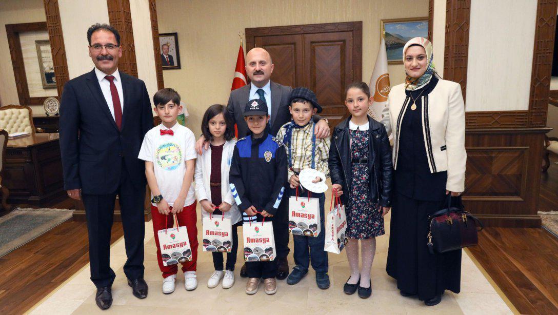 Gümüşhacıköy Kemalpaşa İlkokulu öğrencileri Vali Dr. Osman Varolu ziyaret etti.