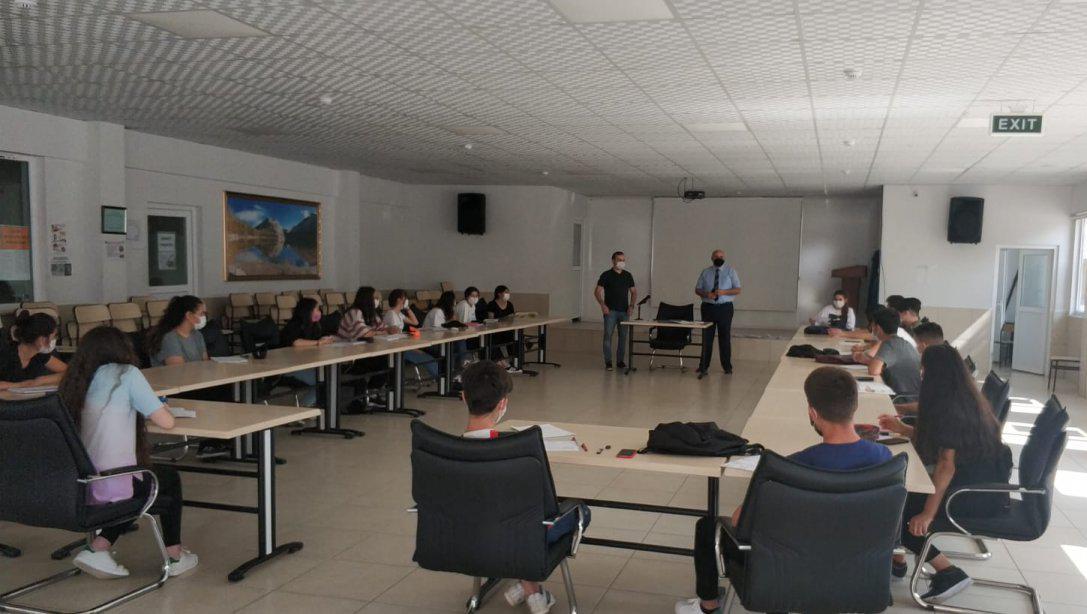 İlçe Milli Eğitim Müdürü Ercan Gültekin Pandemi sürecinde DYK kurslarını ziyaretine devam ediyor.