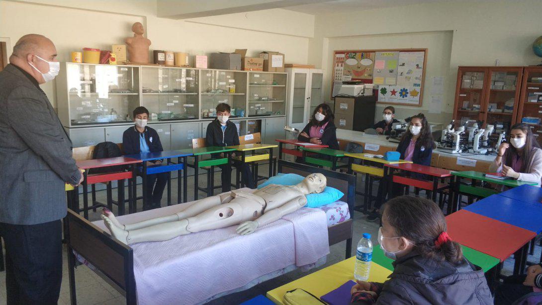 Gümüşhacıköy' De Okullarda Yüz Yüze Eğitimde Üçüncü Aşama Bugün Başladı. 