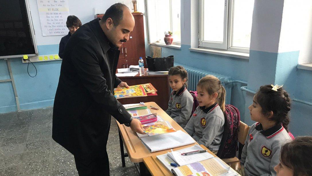 Kaymakam Sn. Ali Cemal Altınöz ve İlçe Milli Eğitim Müdürü Sn. Ercan Gültekin Şehit Teğmen Ahmet Çıtak İlkokulunu ziyaret ettiler
