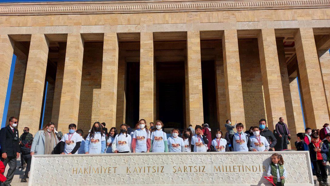 İlçemiz Ortaokul Öğrencilerimize Atatürk' ün Aramızdan Ayrılışının 83. Yılı Sonrasında, Anıtkabir Ziyareti Programı Düzenlendi. 