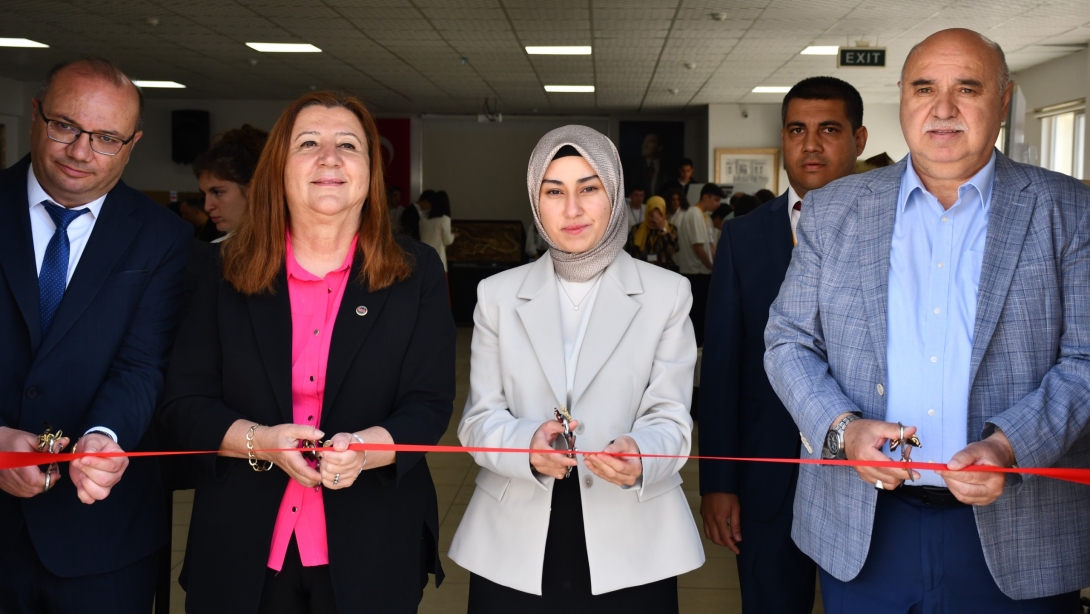 Bilimin Işığı Gümüşhacıköy'de Parladı: Şehit Sercan Koç Çok Programlı Anadolu Lisesi'nde TÜBİTAK 4006 Bilim Fuarı Coşkusu
