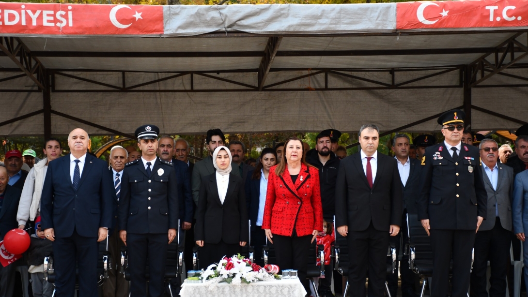 CUMHURİYETİMİZİN 102. YILI GÜMÜŞHACIKÖY'DE COŞKUYLA KUTLANDI