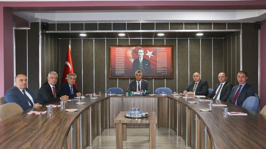 AMASYA İLÇE MİLLİ EĞİTİM MÜDÜRLERİ GÜMÜŞHACIKÖY'DE BİR ARAYA GELDİ